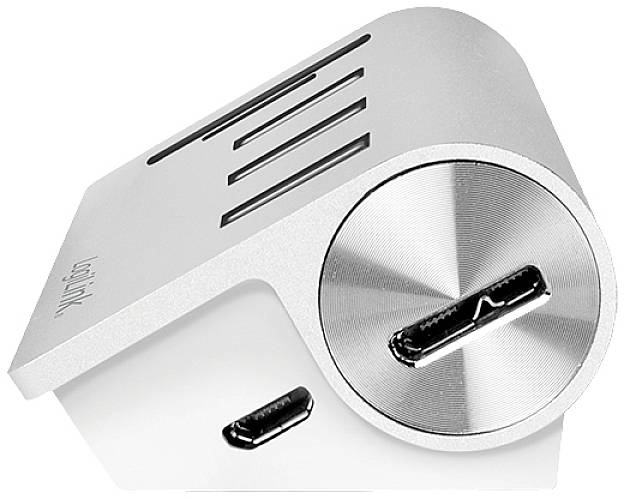 Ein silberner USB-C-Adapter in L-Form mit zwei Anschlüssen, einer an der Seite, einer vorne. Textur ist metallisch.