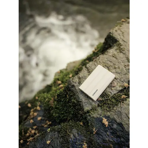 Samsung Portable T7 Shield 2 TB Externe SSD USB-A (USB 3.2 Gen 2) Beige PC/Mac MU-PE2T0K/EU Samsung Portable T7 Shield 2 TB Externe SSD USB-A (USB 3.2 Gen 2) Beige PC/Mac MU-PE2T0K/EU