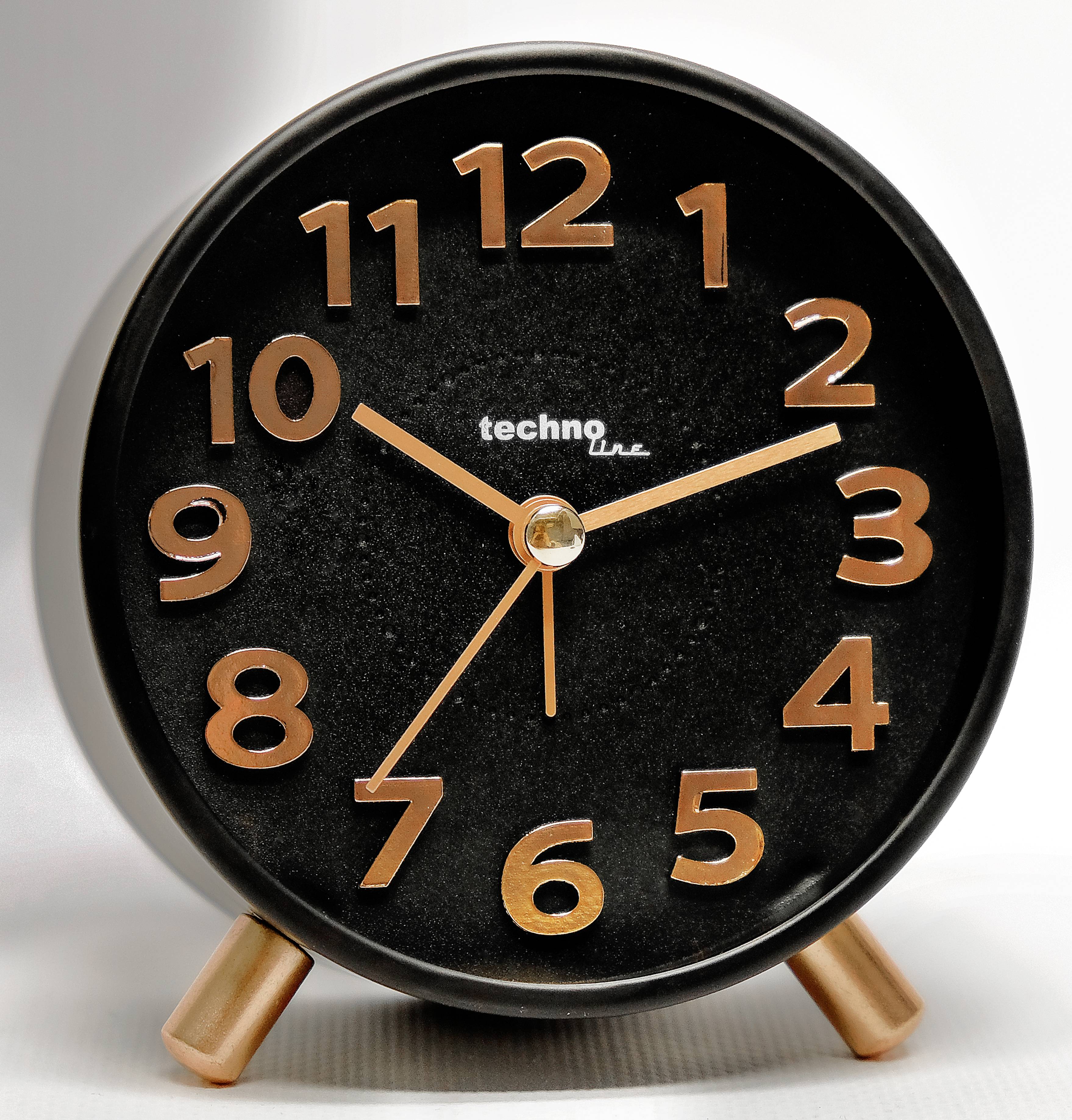 Techno Line ModellF Quarz Wecker Schwarz Alarmzeiten 1