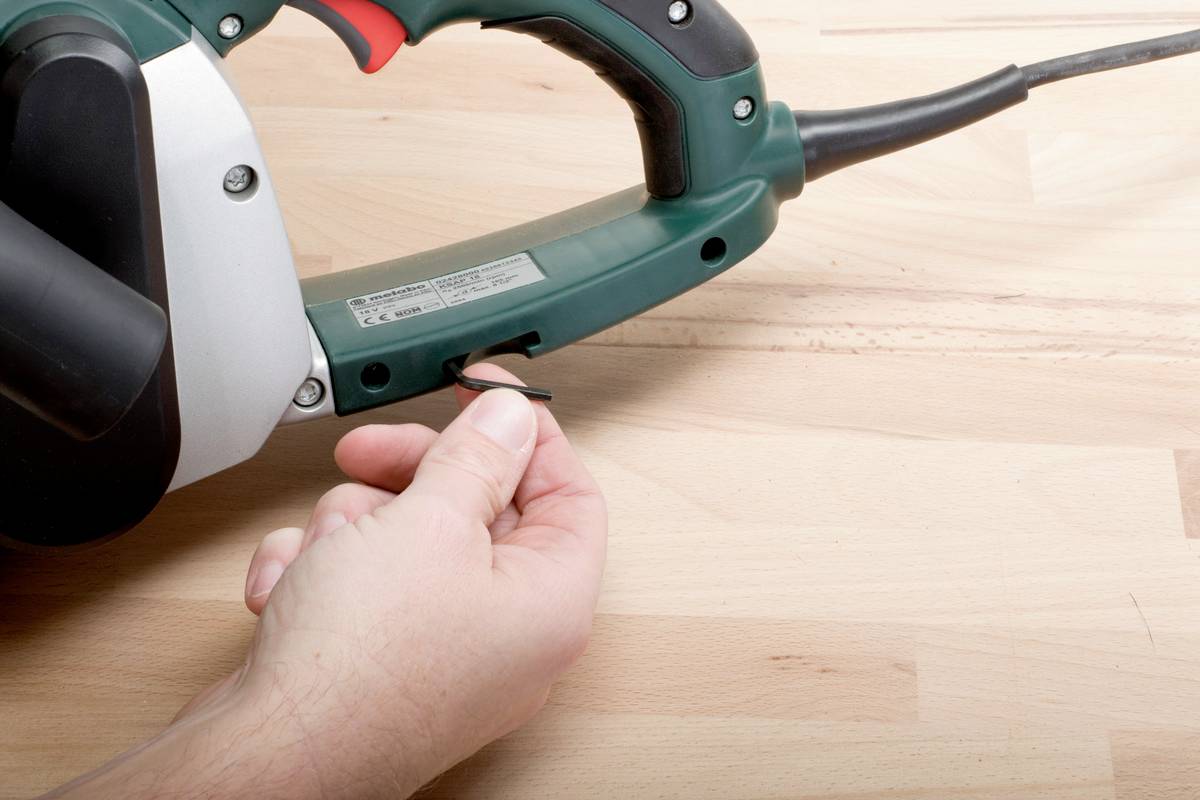 Metabo BAE 75 Bandschleifer 1010 W 85 x 150 mm Band-Breite 75 mm Band-Länge 533 mm