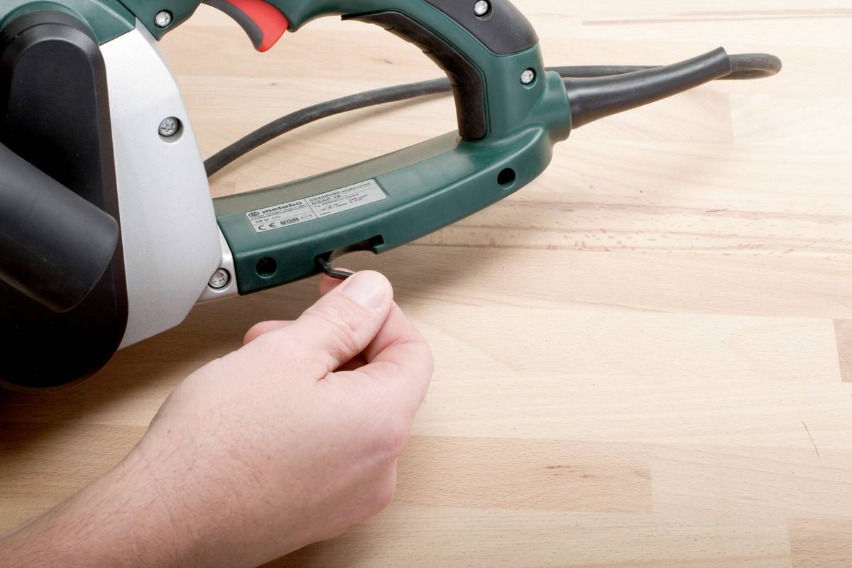 Metabo BAE 75 600375000 Bandschleifer 1010 W 85 x 150 mm Band-Breite 75 mm Band-Länge 533 mm