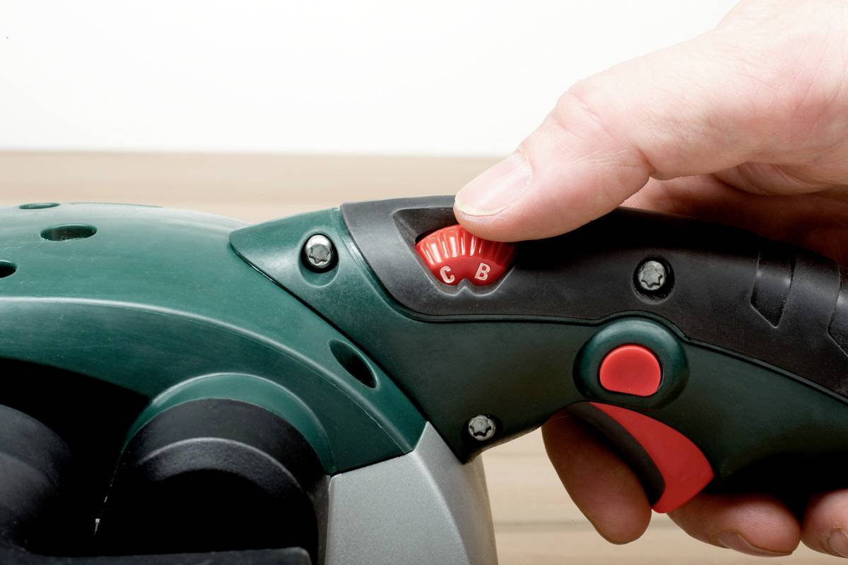 Metabo BAE 75 600375000 Bandschleifer 1010 W 85 x 150 mm Band-Breite 75 mm Band-Länge 533 mm