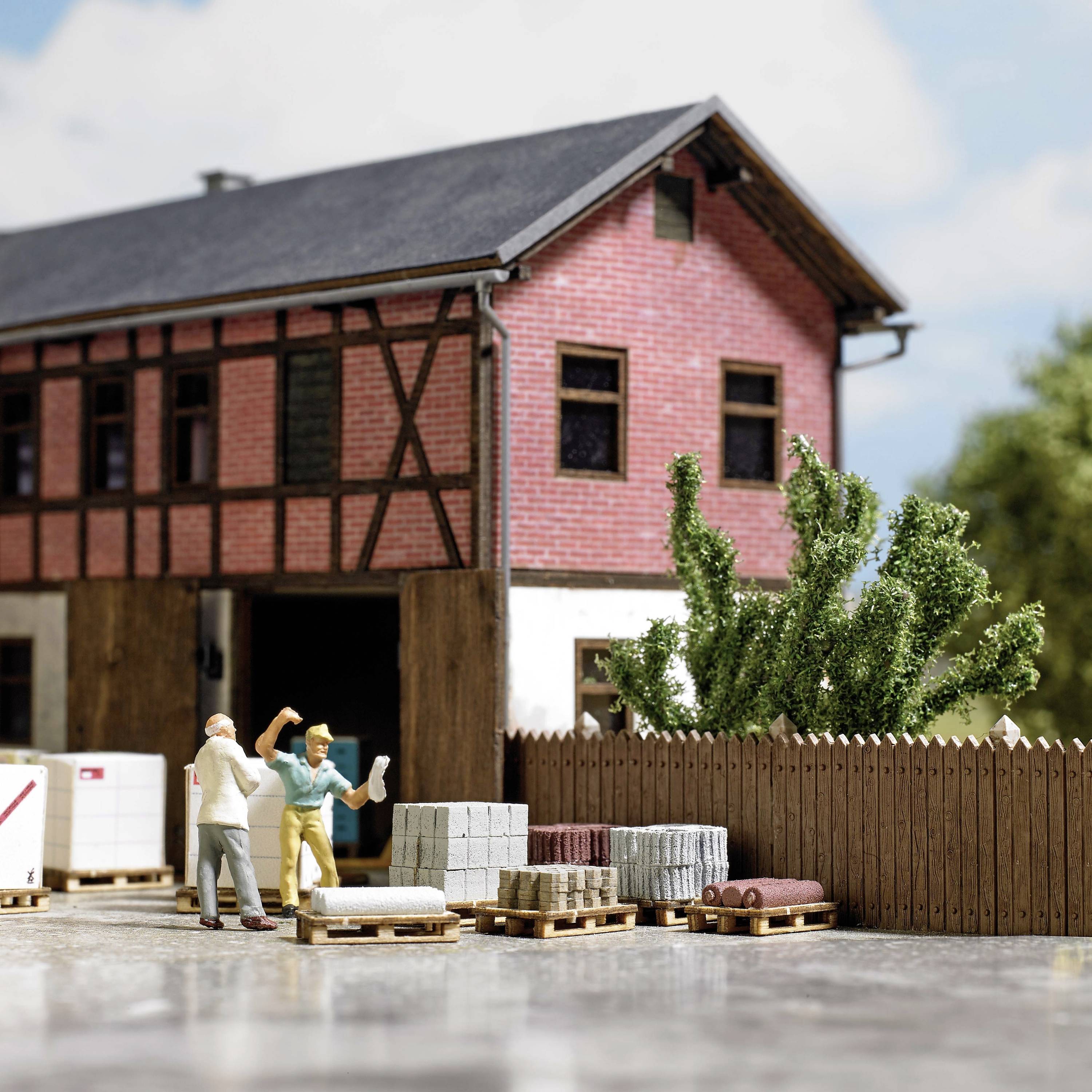 Busch 1813 H0 6 Paletten mit Baumaterial Bausatz