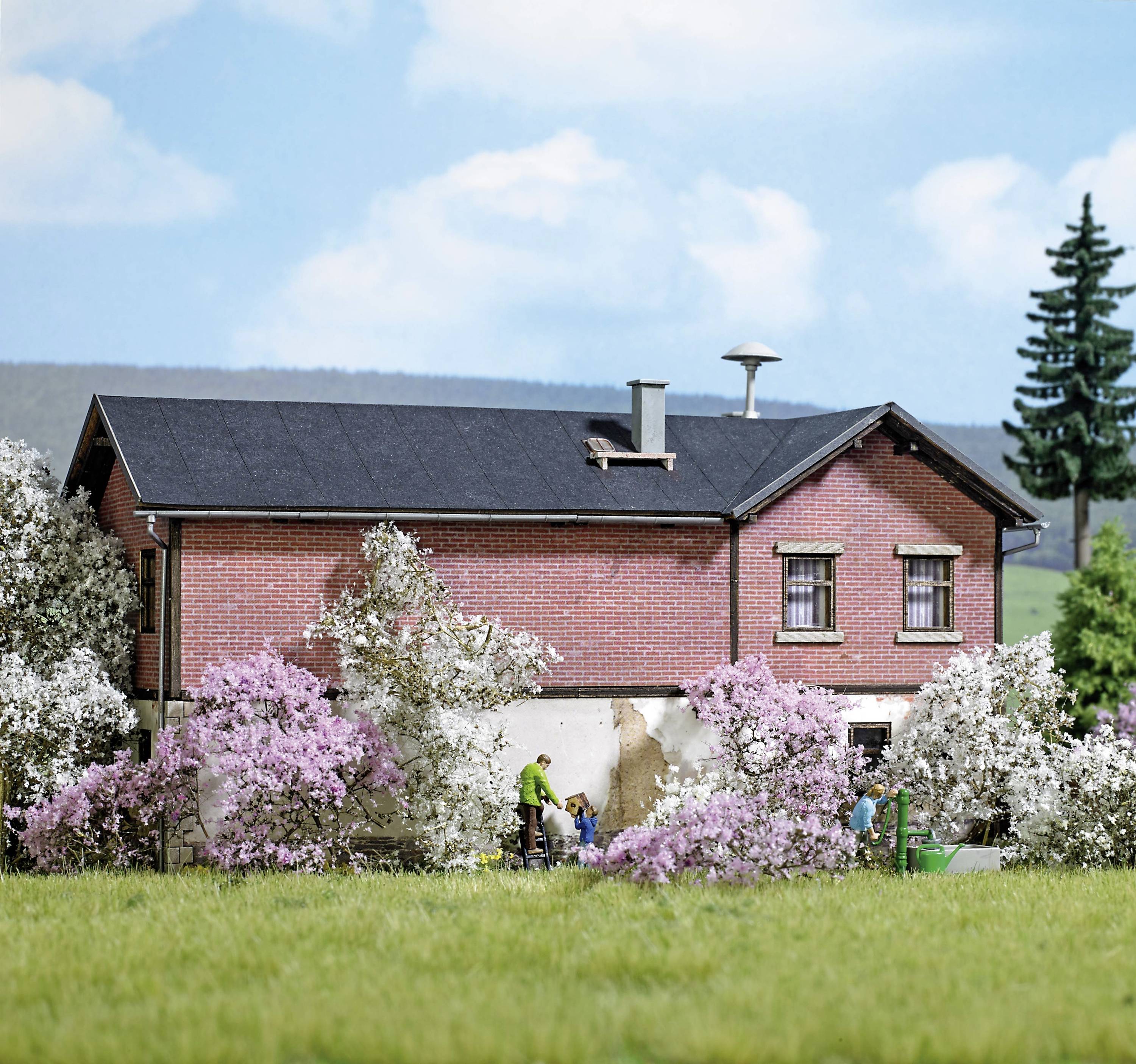 Busch 3587 Frühling Lila, Blühend