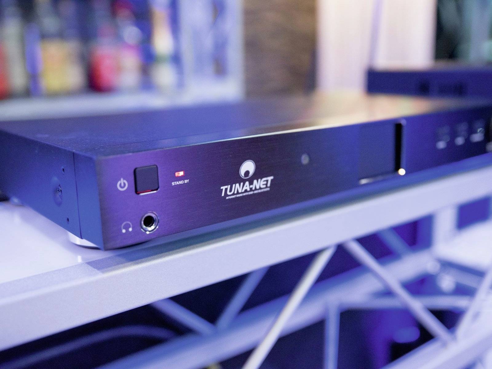 Omnitronic TUNA-NET Internet Tischradio DAB+, Internet, FM Bluetooth®, LAN, WLAN, Internetradio Inkl. Fernbedienung, DLNA-fähig Schwarz