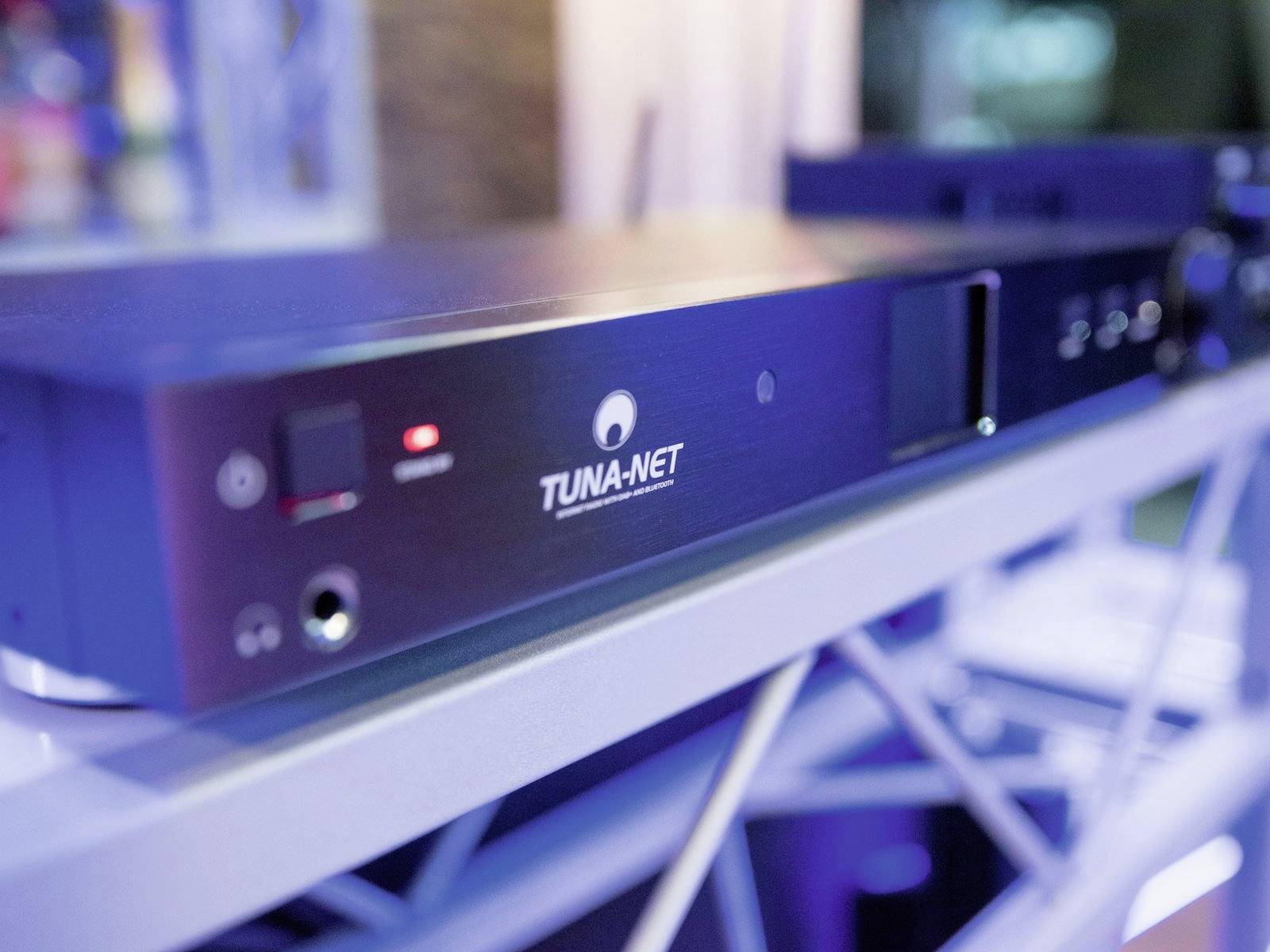 Omnitronic TUNA-NET Internet Tischradio DAB+, Internet, FM Bluetooth®, LAN, WLAN, Internetradio Inkl. Fernbedienung, DLNA-fähig Schwarz