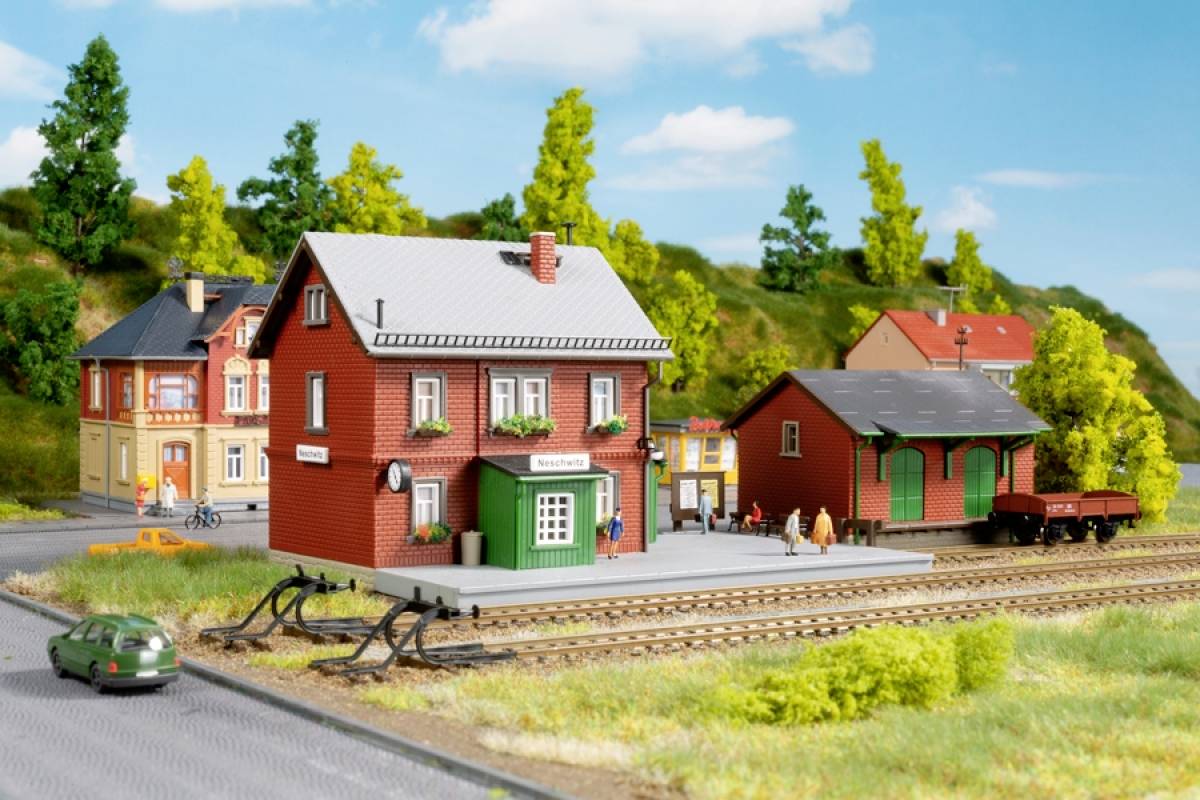 Auhagen 15307 TT Bahnhof Neschwitz Set
