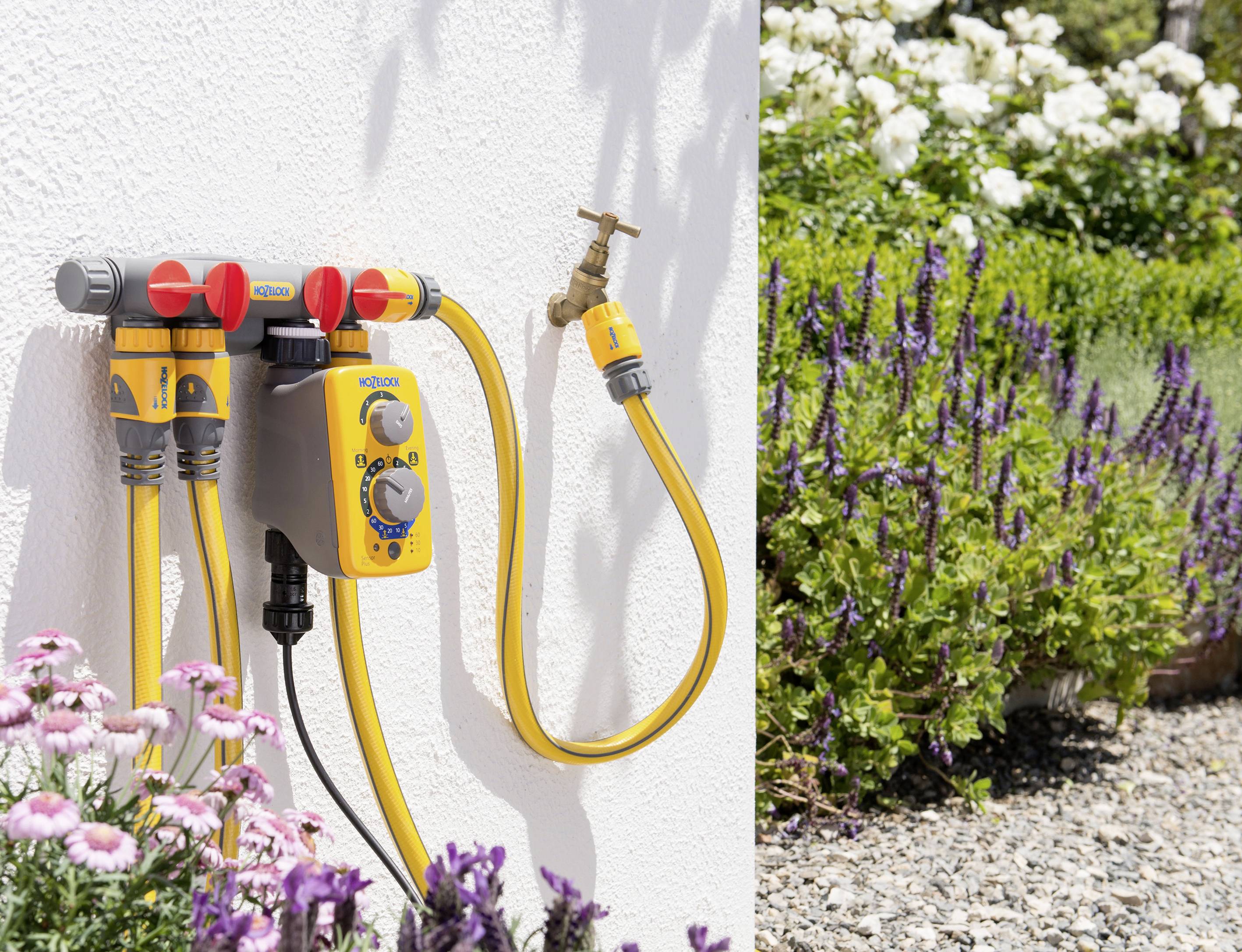 Hozelock 2150R0000 4-Wege-Verteiler 12 - 15 mm (1/2") Ø mit Regulierventil