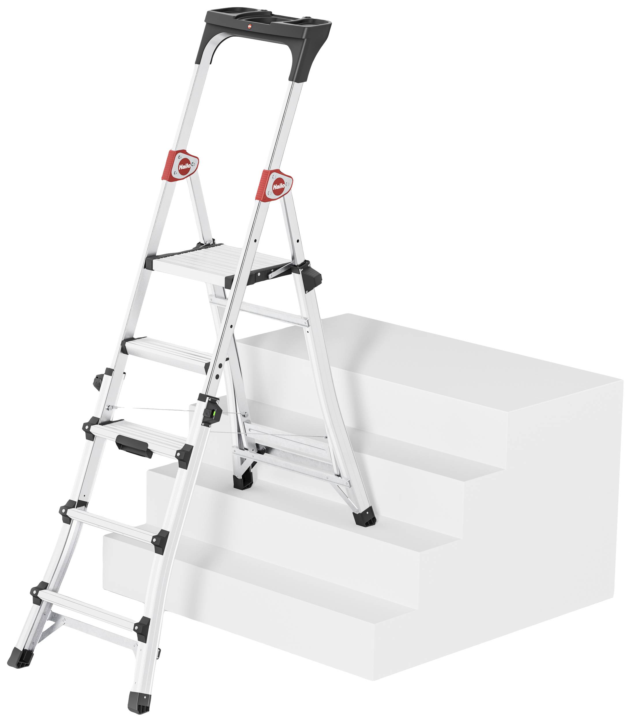 Eine Aluminiumleiter steht sicher auf einer Treppe, zeigt ihre Funktion zur sicheren Nutzung auf ungleichem Boden.