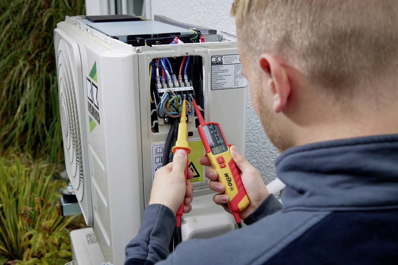 Wiha 45217 Spannungs- und Durchgangsprüfer CAT III 1000 V, CAT IV 600V LED, Akustik