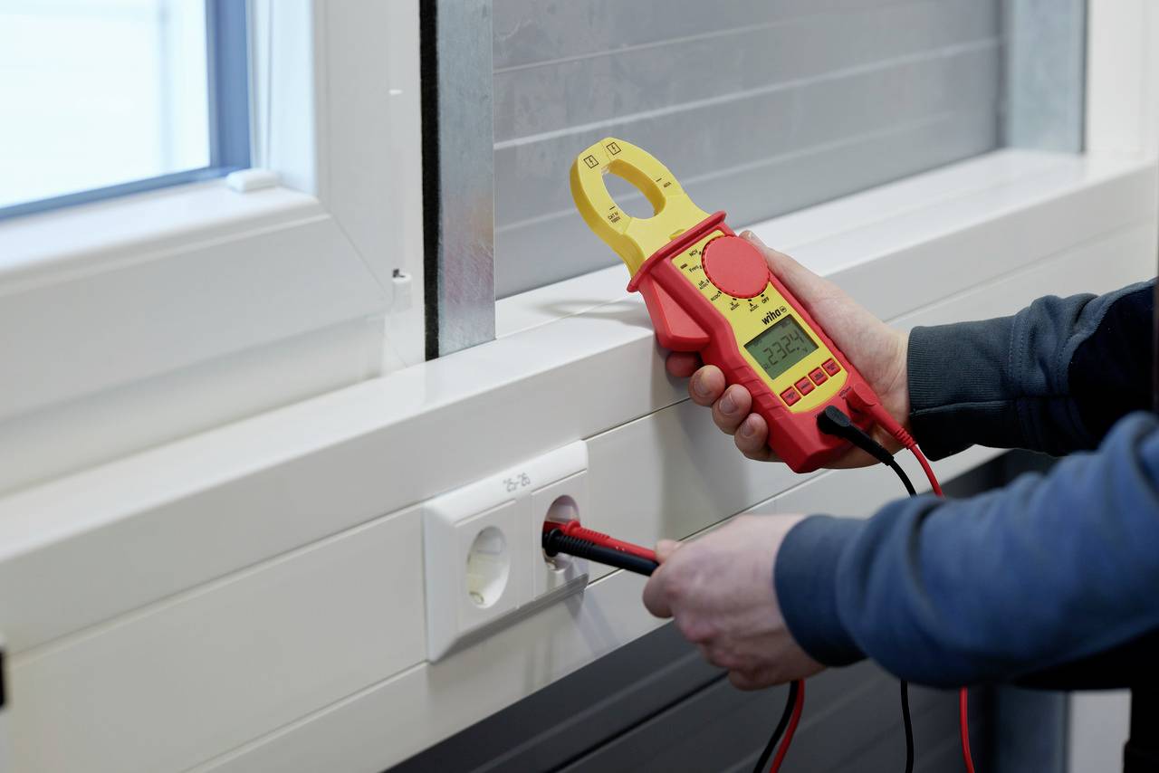 Wiha 45219 Stromzange digital CAT IV 1000V