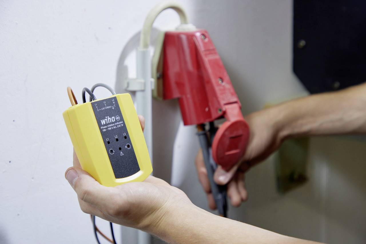Wiha 45221 Drehfeldtester CAT III 1000 V, CAT IV 600 V