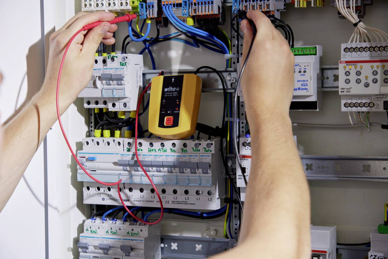 Wiha 45222 Durchgangsprüfgerät CAT II 600V LED, Akustik