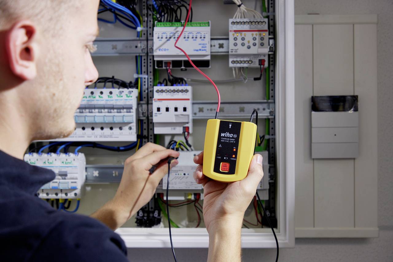 Wiha 45222 Durchgangsprüfgerät CAT II 600 V LED, Akustik