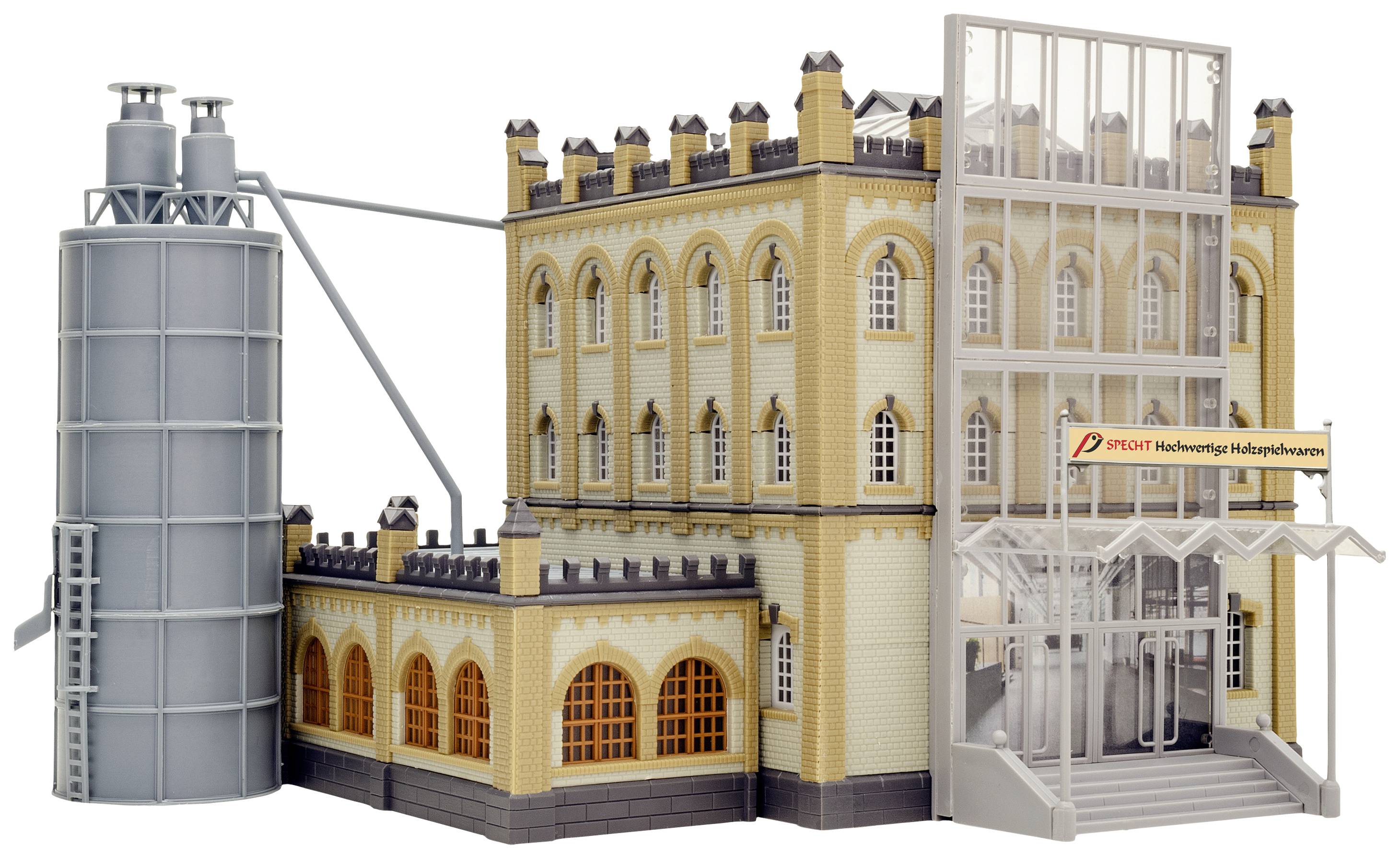 Modell eines historischen Gebäudes mit Zinnen und einem modernen Anbau aus Glas. Neben dem Gebäude ist ein großer Siloturm zu sehen.