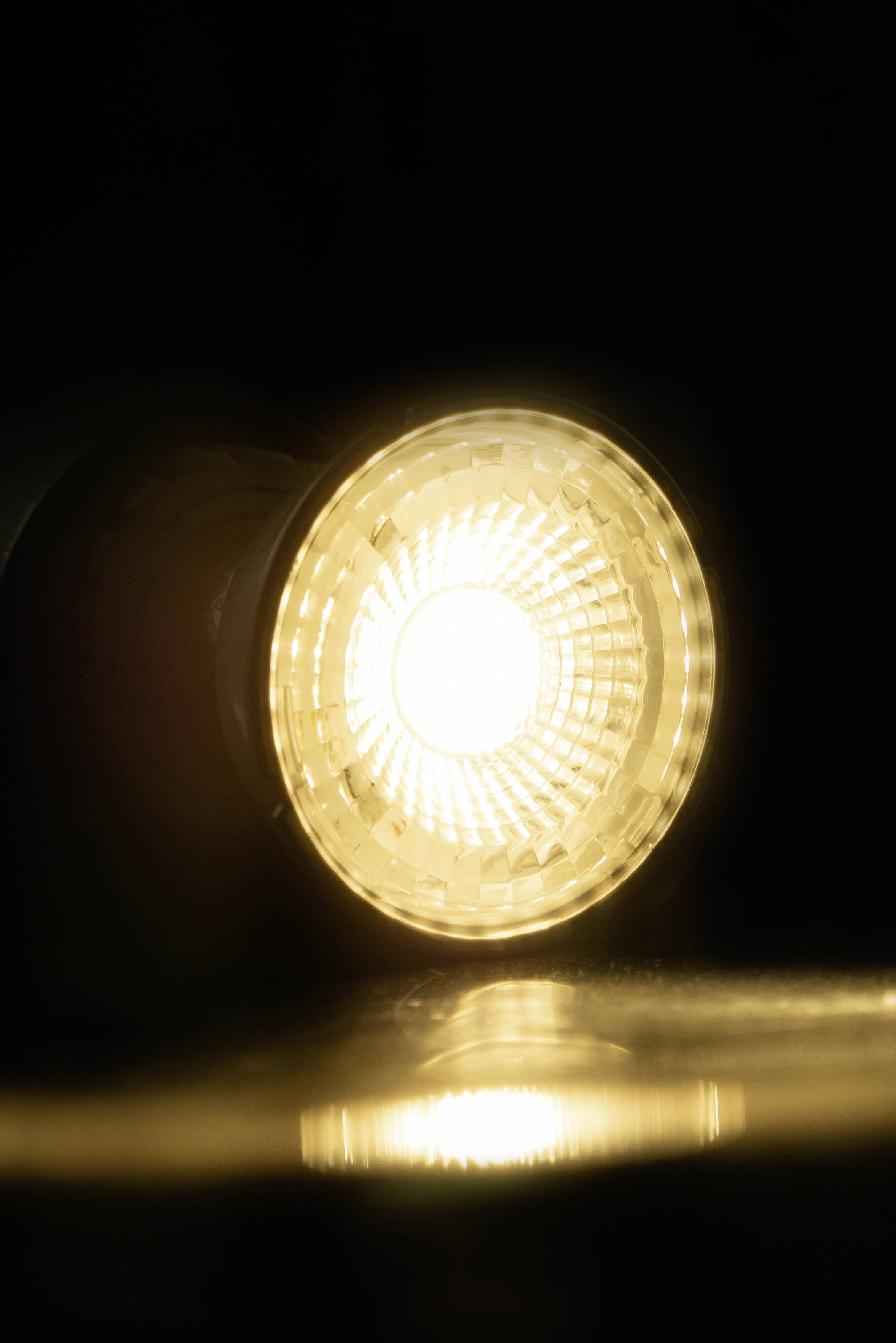 Tungsram 65651 LED EEK F (A - G) GU10 Reflektor 6.8 W = 50 W Warmweiß (Ø x L) 50 mm x 54 mm 1 St.