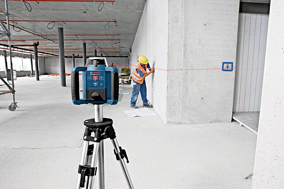 Bosch Professional GRL 300HV + BT300 + GR240 + LR1 + WM4 Rotationslaser selbstnivellierend, inkl. Stativ Reichweite (max.): 300m