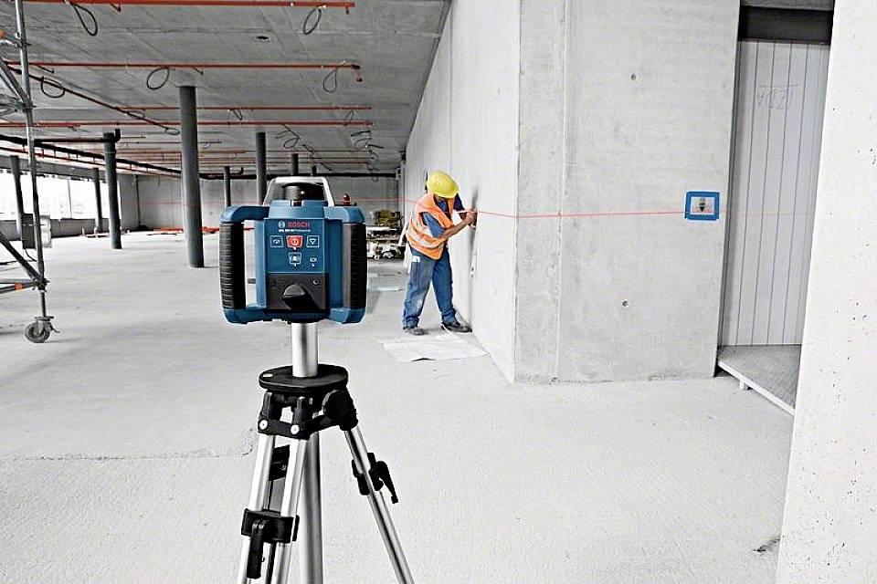 Bosch Professional GRL 300HVG + LR1 + WM4 + RC1 Rotationslaser selbstnivellierend Reichweite (max.): 300 m