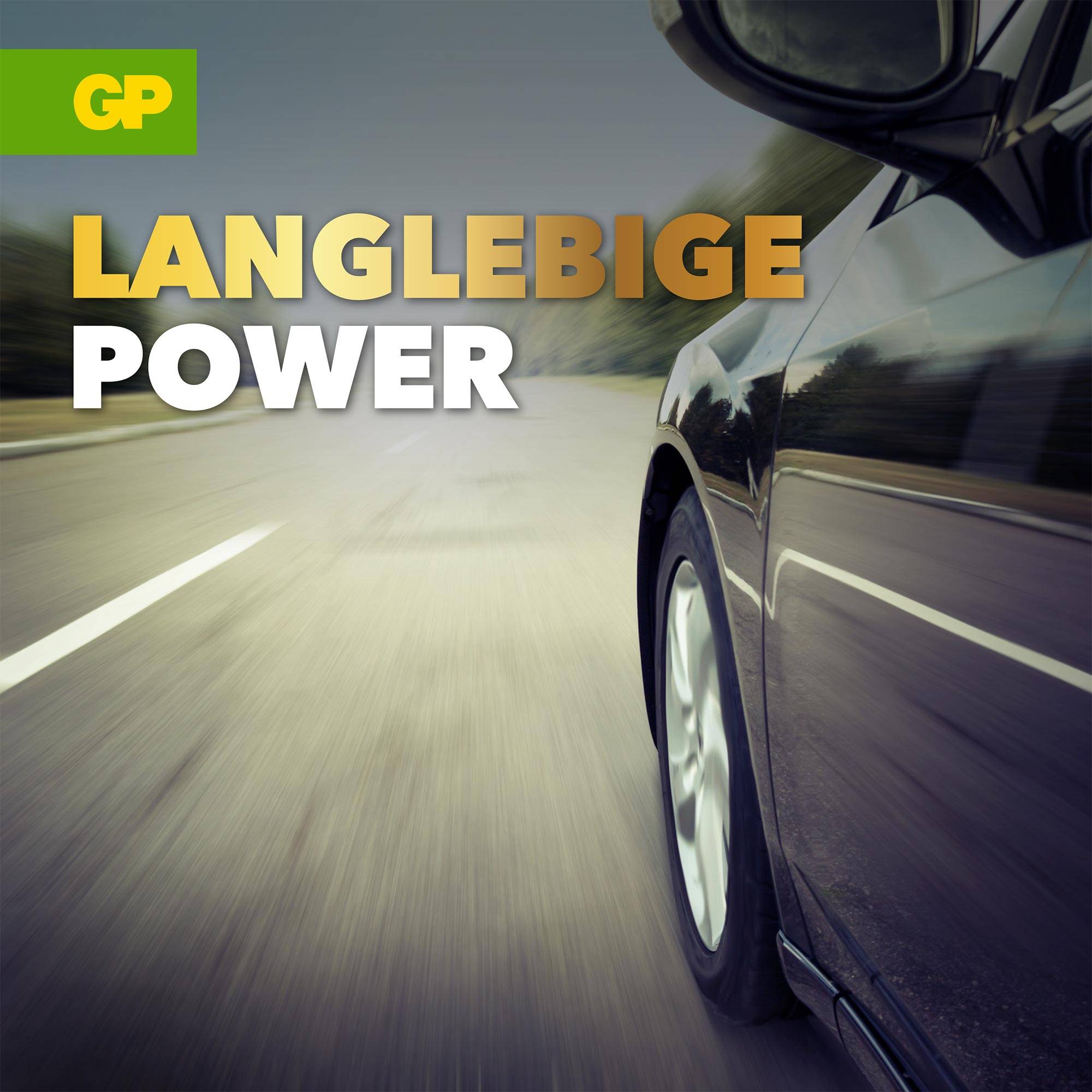 Dynamisches Auto auf Straße mit glänzendem Lack und verschwommenem Hintergrund. Text: Langlebige Power.