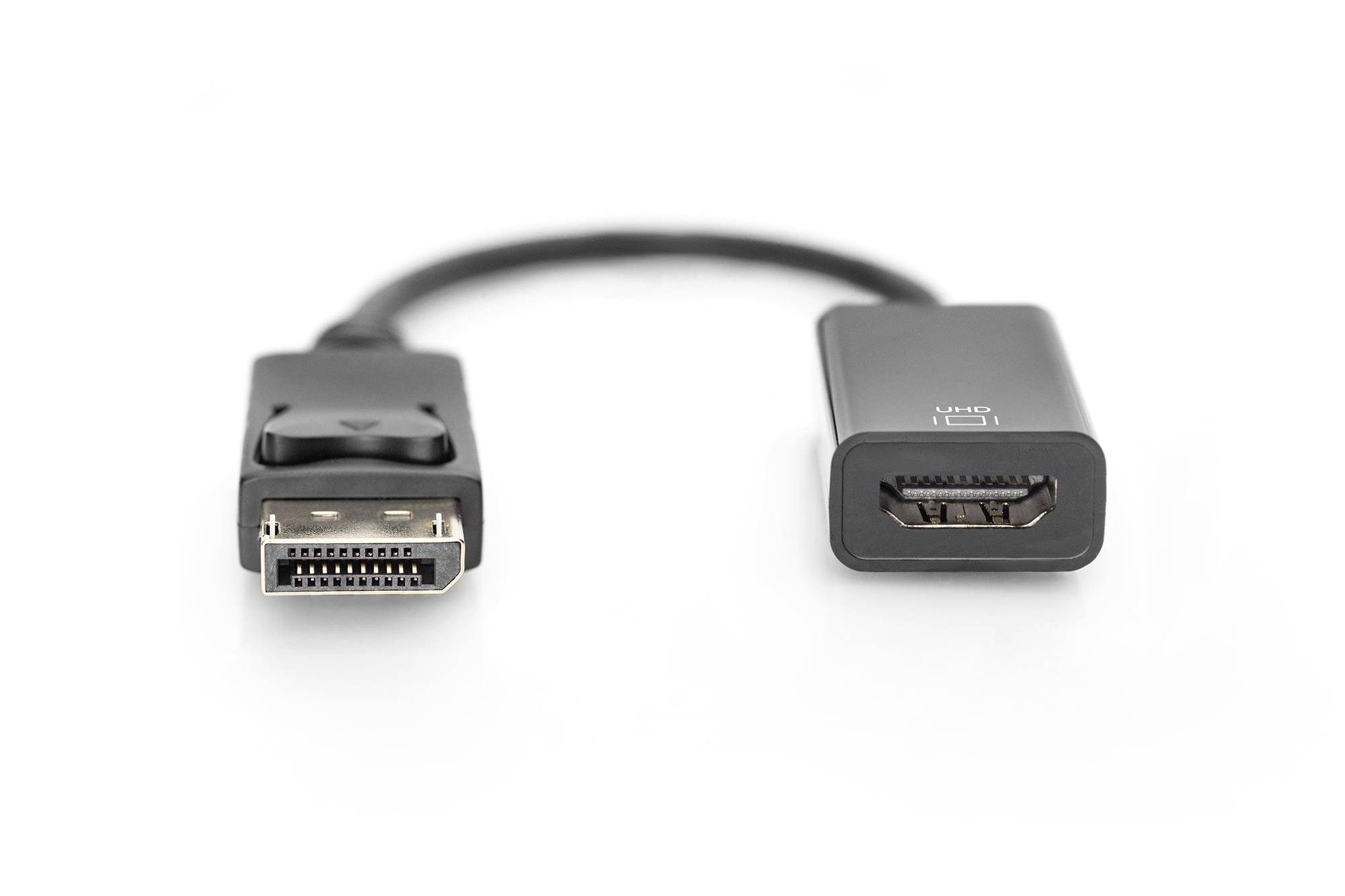 DisplayPort zu HDMI Adapter auf weißem Hintergrund. Links ist der DisplayPort-Stecker, rechts der HDMI-Anschluss zu sehen.