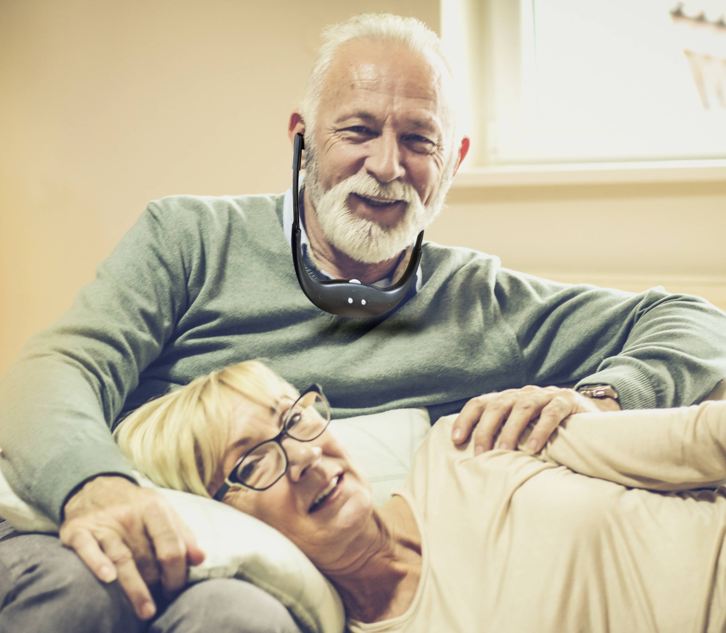 Technaxx TX-99 In Ear Headset Funk Schwarz Headset, Ladecase, Leichtbügel, Lautstärkeregelung, Fernbedienung TV