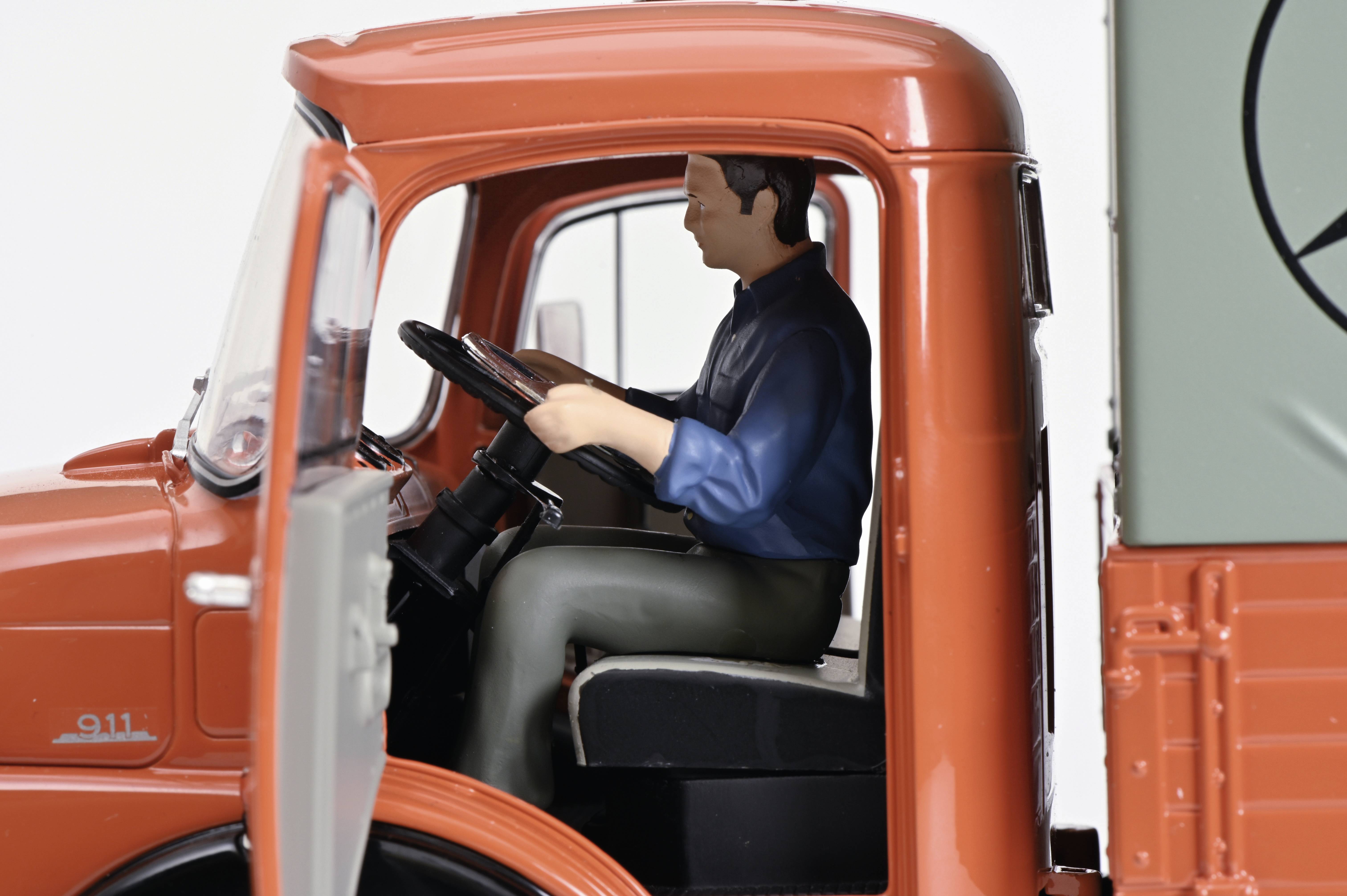 Schuco Mercedes Benz L911, MHI 1:18 Modelllastkraftwagen