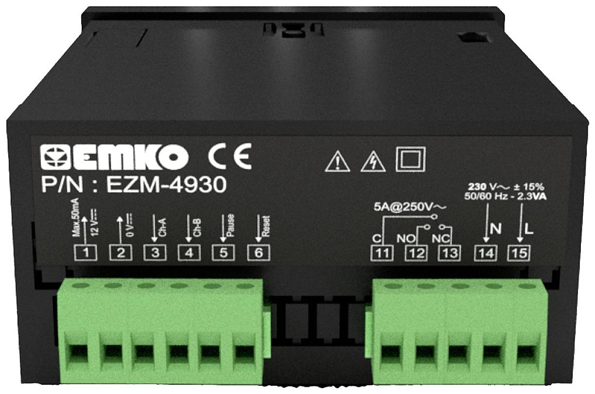 Ein schwarzes elektronisches Gerät mit der Aufschrift 'EMKO CE' und Modellnummer 'EZM-4930'. Es hat mehrere grüne Anschlussklemmen.