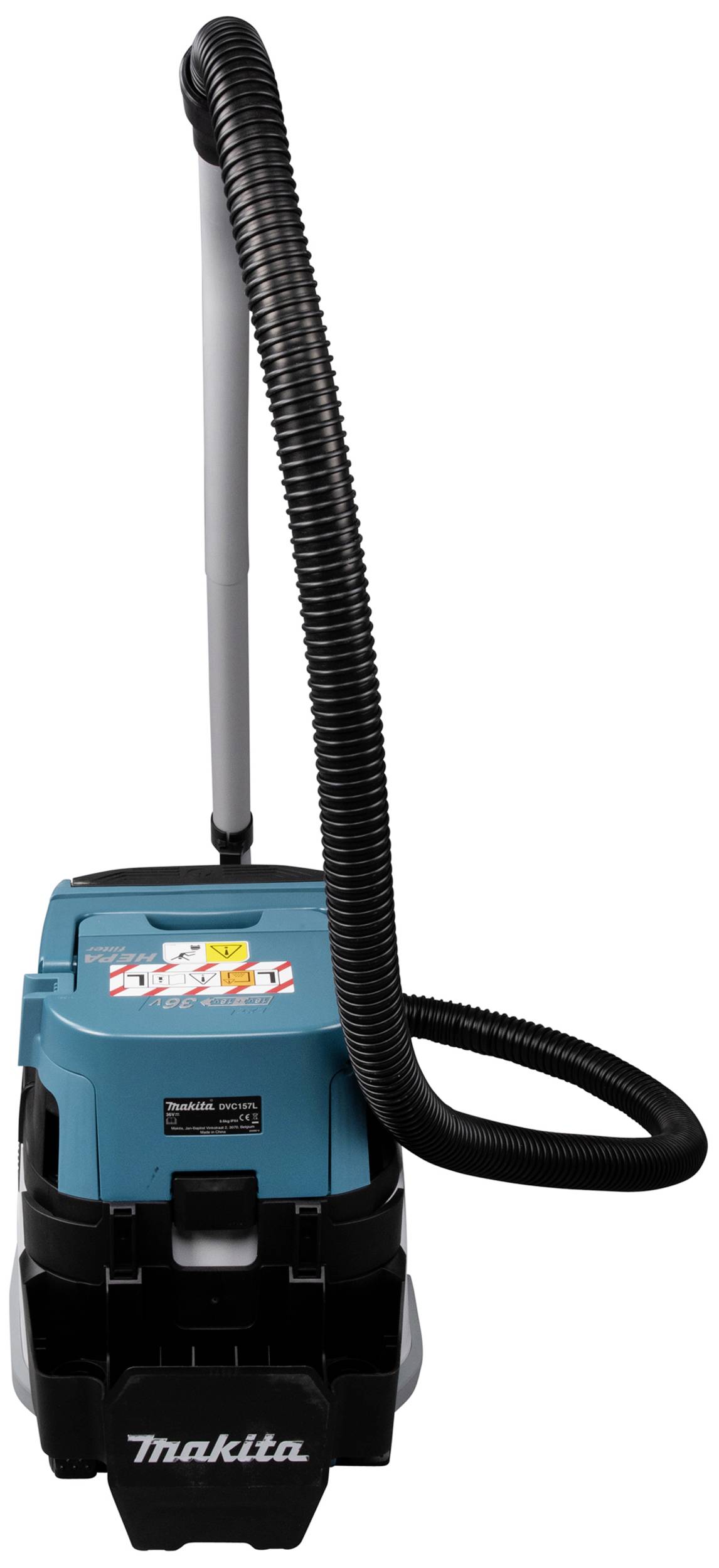 Industrieller Staubsauger in Blau mit langem Saugschlauch, geeignet für Baustellenreinigung. Makita-Logo sichtbar auf der Vorderseite.