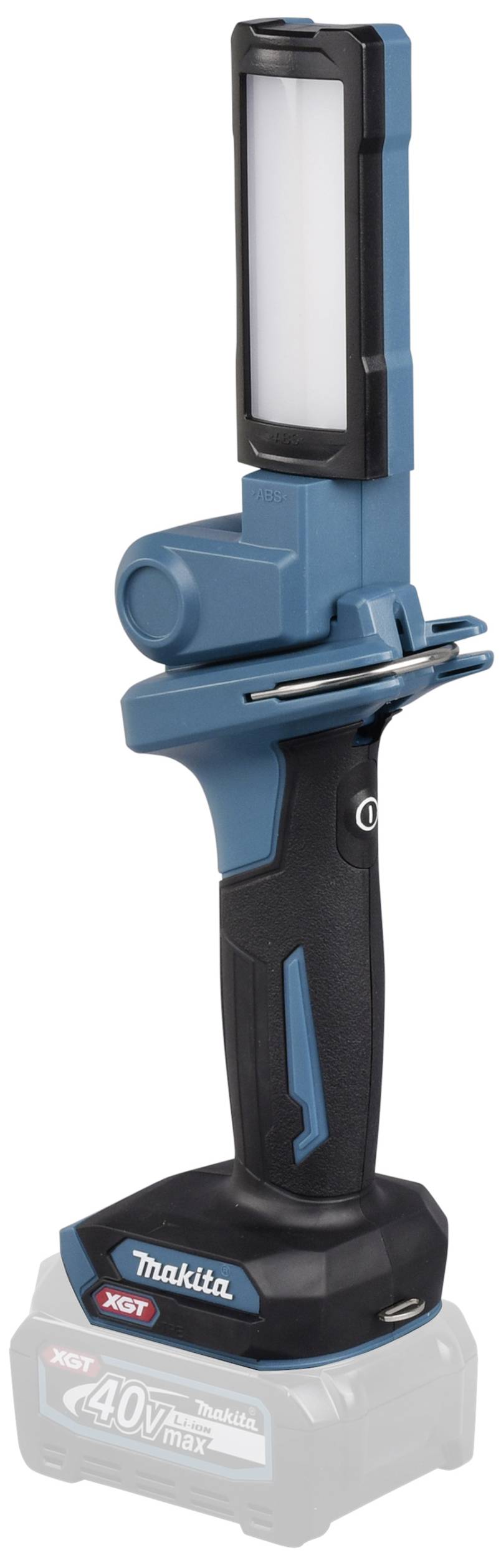 Eine blaue Akku-Arbeitsleuchte mit einem schwarzen Griff und einem schwenkbaren Lampenkopf. Marke auf dem Griff: 'Makita'.