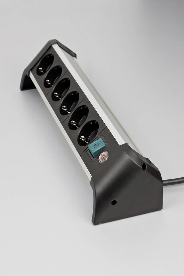 Brennenstuhl 1391040600 Steckdosenleiste mit Schalter Silber-Schwarz Schutzkontakt 1St.