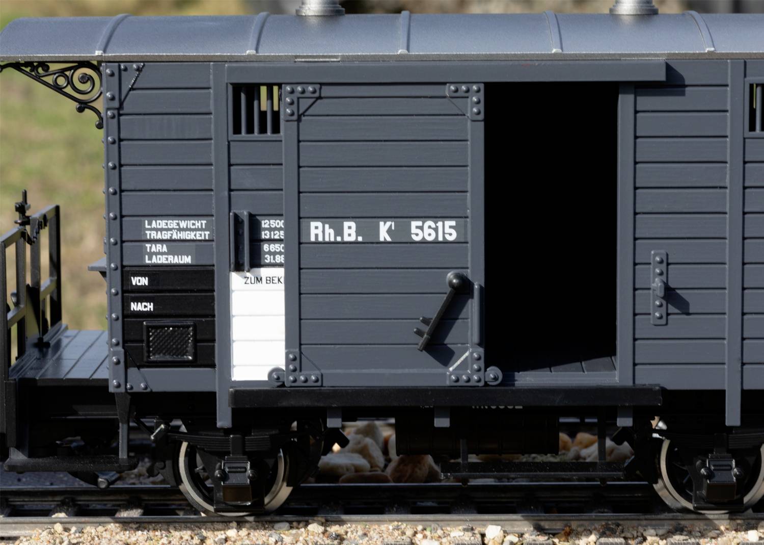 LGB 45302 G Ged. Güterwagen der RhB