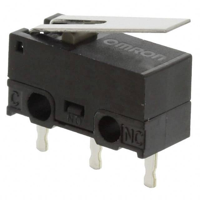 Kleiner Mikroschalter mit Hebel, schwarzes Gehäuse. Drei Anschlüsse, ideal für präzise Steuerungsanwendungen.