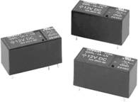 Drei schwarze Relais mit der Aufschrift '12V DC', elektronischen Bauteile-relevant, rechteckige Form, jeweils mit vier Anschlussstiften.