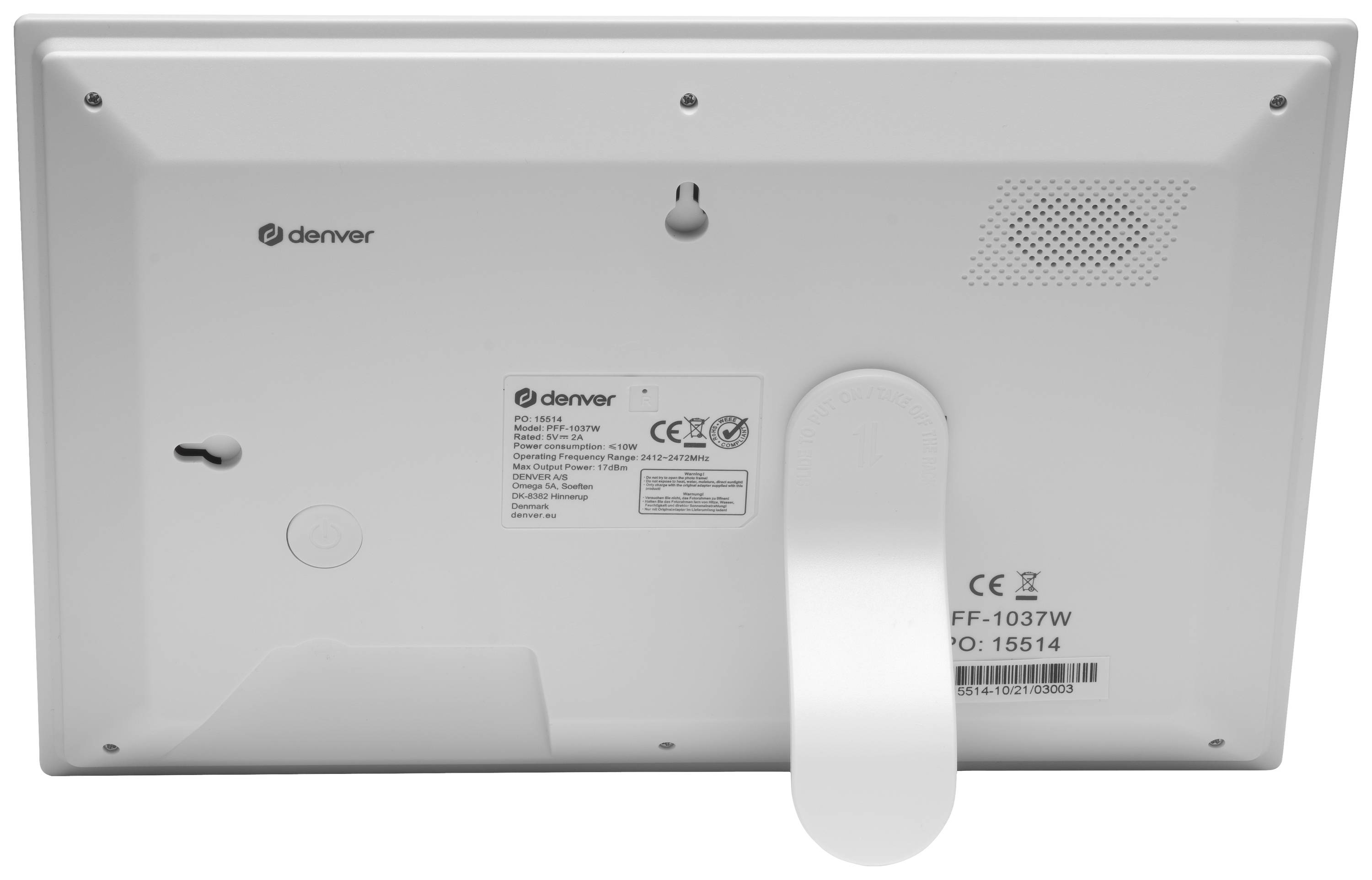 Rückseite eines weißen elektronischen Geräts mit Ständer, Firmenlogo und technischen Informationen, inklusive CE-Kennzeichnung.