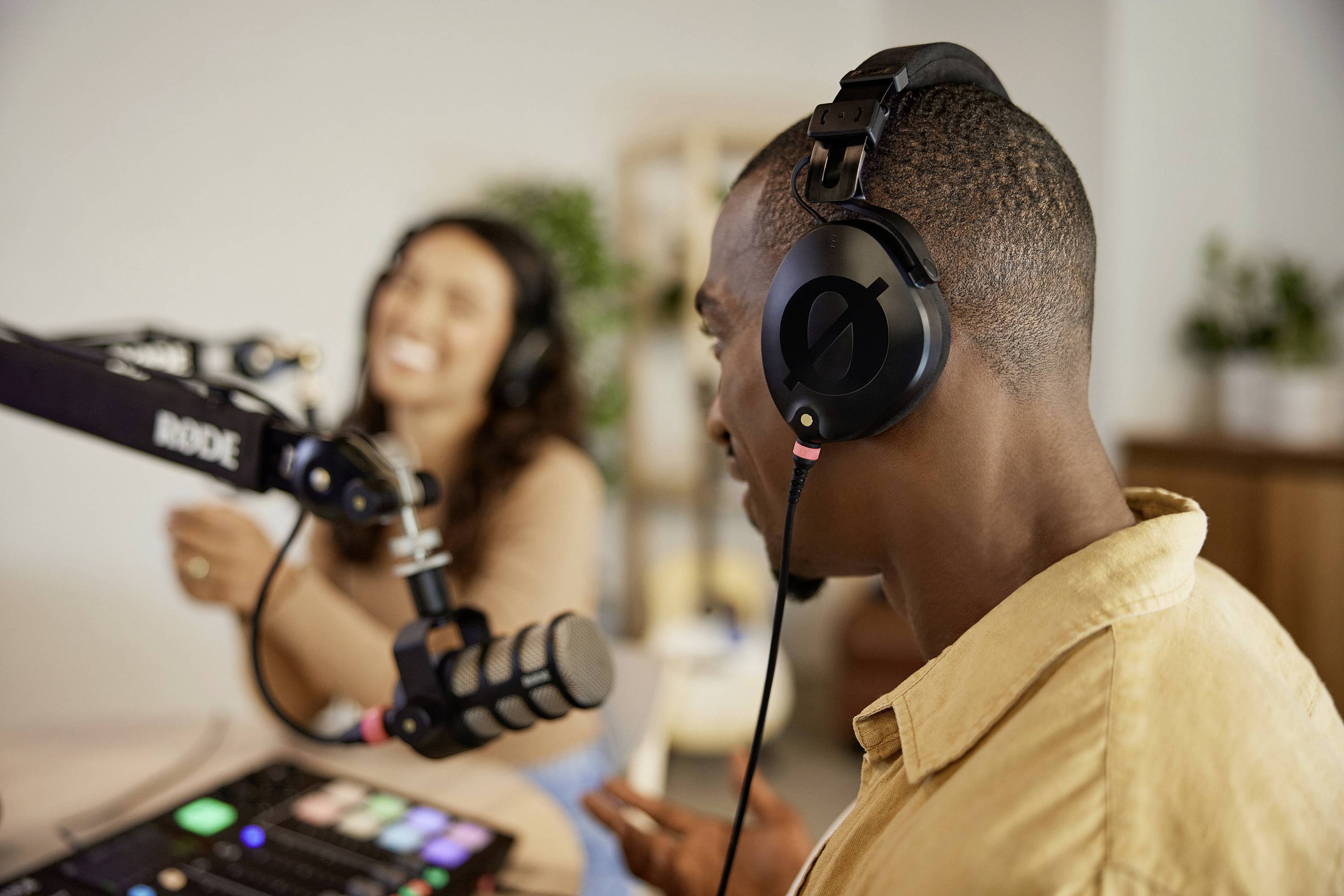 RODE Microphones NTH-100 Computer Over Ear Kopfhörer kabelgebunden Stereo Schwarz