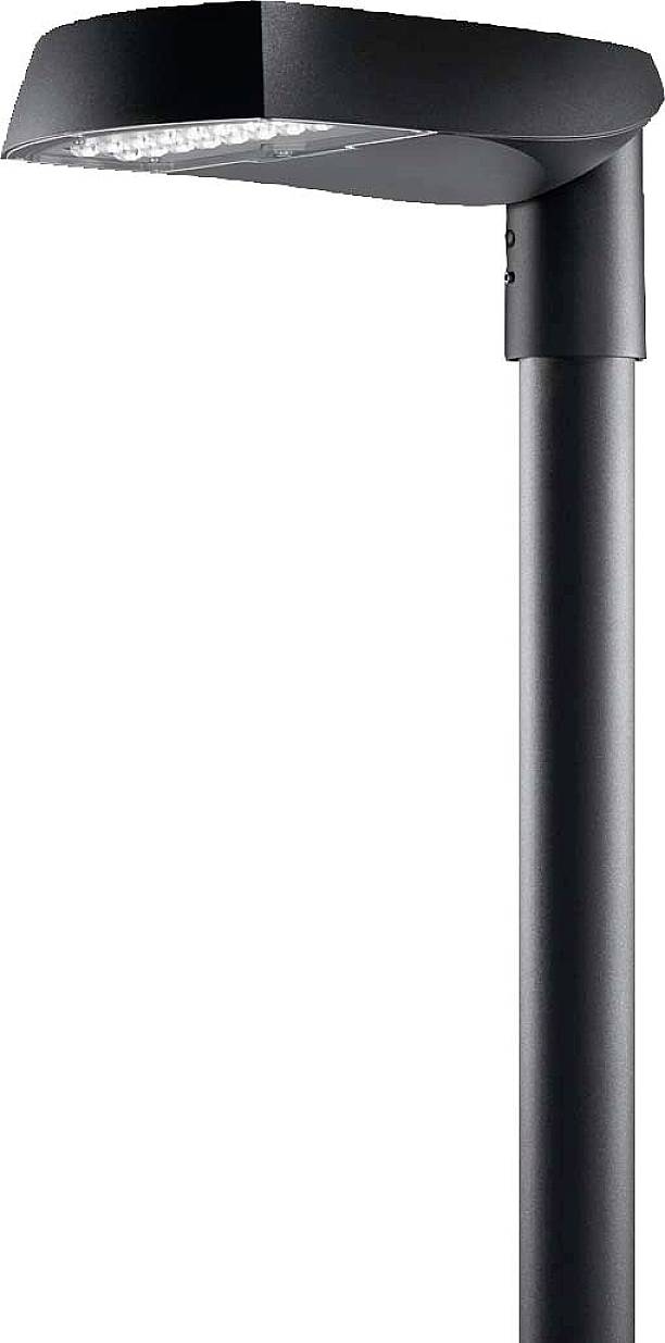 Moderne schwarze Straßenlaterne mit rechteckigem Lampenkopf und LED-Leuchten auf schlankem, geradem Mast gegen weißen Hintergrund.