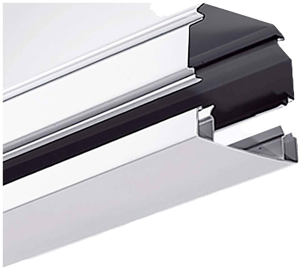 Aluminiumprofil mit schwarzem Gummieinsatz; verwendet für Befestigungen oder Konstruktionen in Bau- oder Maschinenanwendungen.