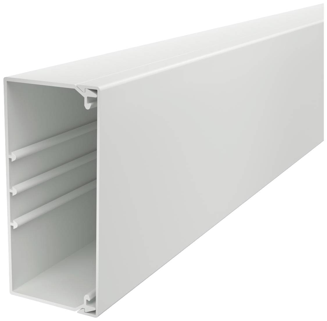 Ein weißer rechteckiger Kabelkanal mit drei parallelen Innenrillen wird schräg von der Seite gezeigt.
