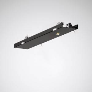Schwarze LED-Deckenleuchte mit minimalistischen Design, an einer weißen Decke montiert. Sie bietet indirekte Beleuchtung.