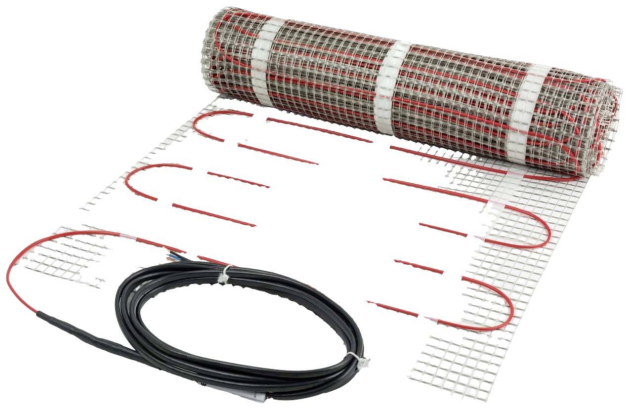 Fußbodenheizmatte mit elektrischem Heizdraht, aufgerollt auf einem Netz, bereit zur Installation für gleichmäßige Wärmeverteilung.
