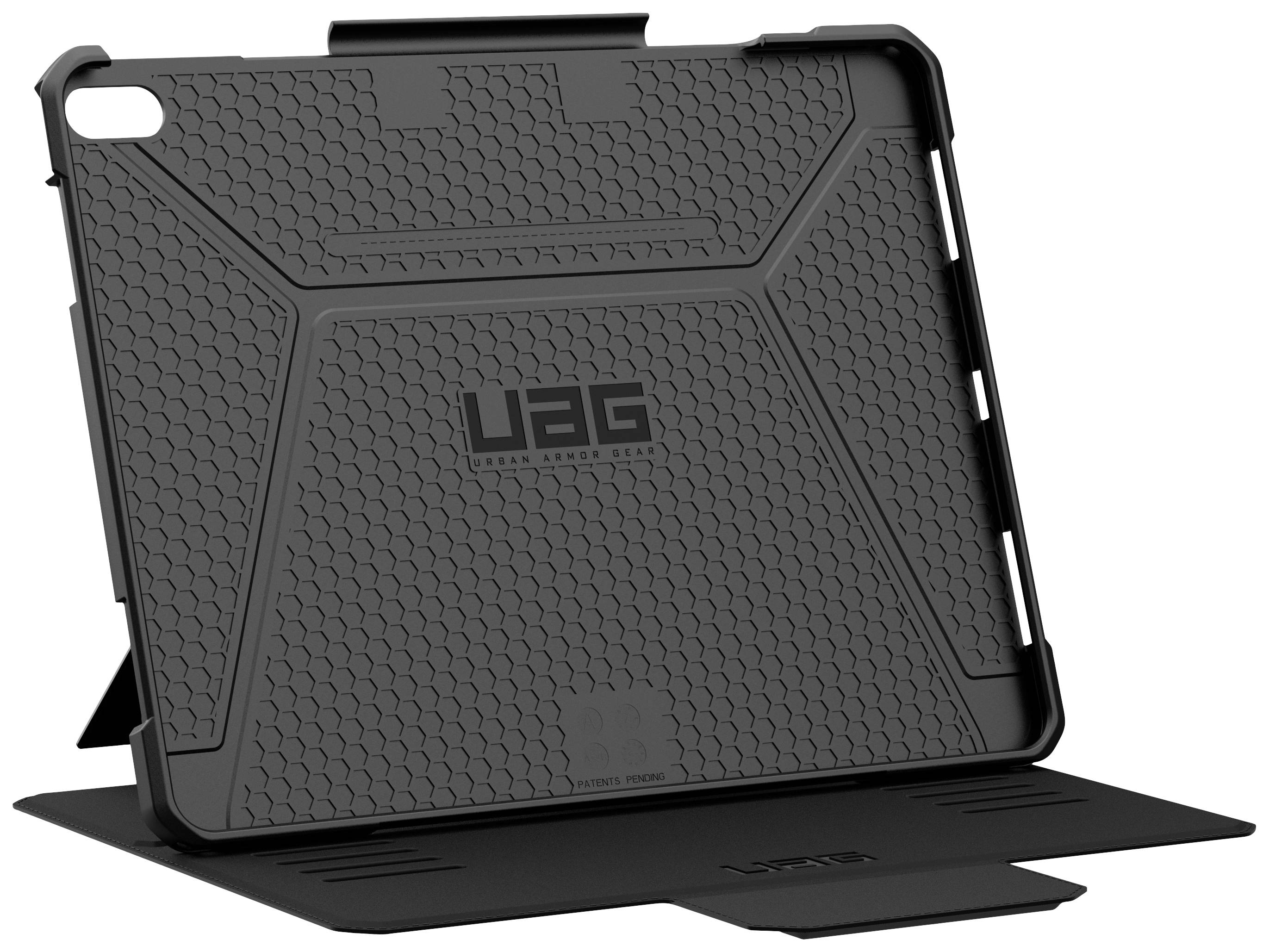 Schwarzes robustes Tablet-Case mit grauem Wabenmuster und dem Logo 'UAG', zeigt stehende Position für freihändiges Arbeiten oder Ansehen.