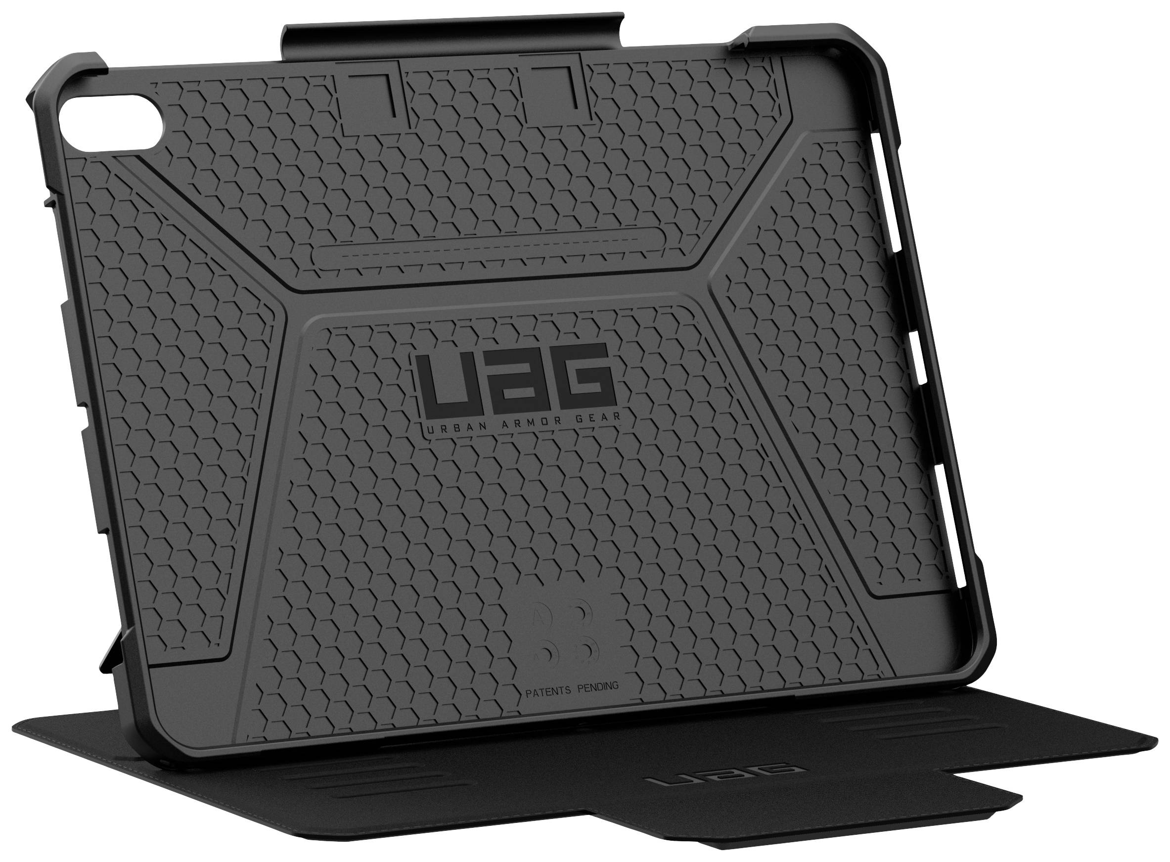 Schwarze Schutzhülle für ein Tablet, mit strukturiertem Design und der Aufschrift 'UAG' auf der Rückseite, steht geöffnet auf einem Tisch.