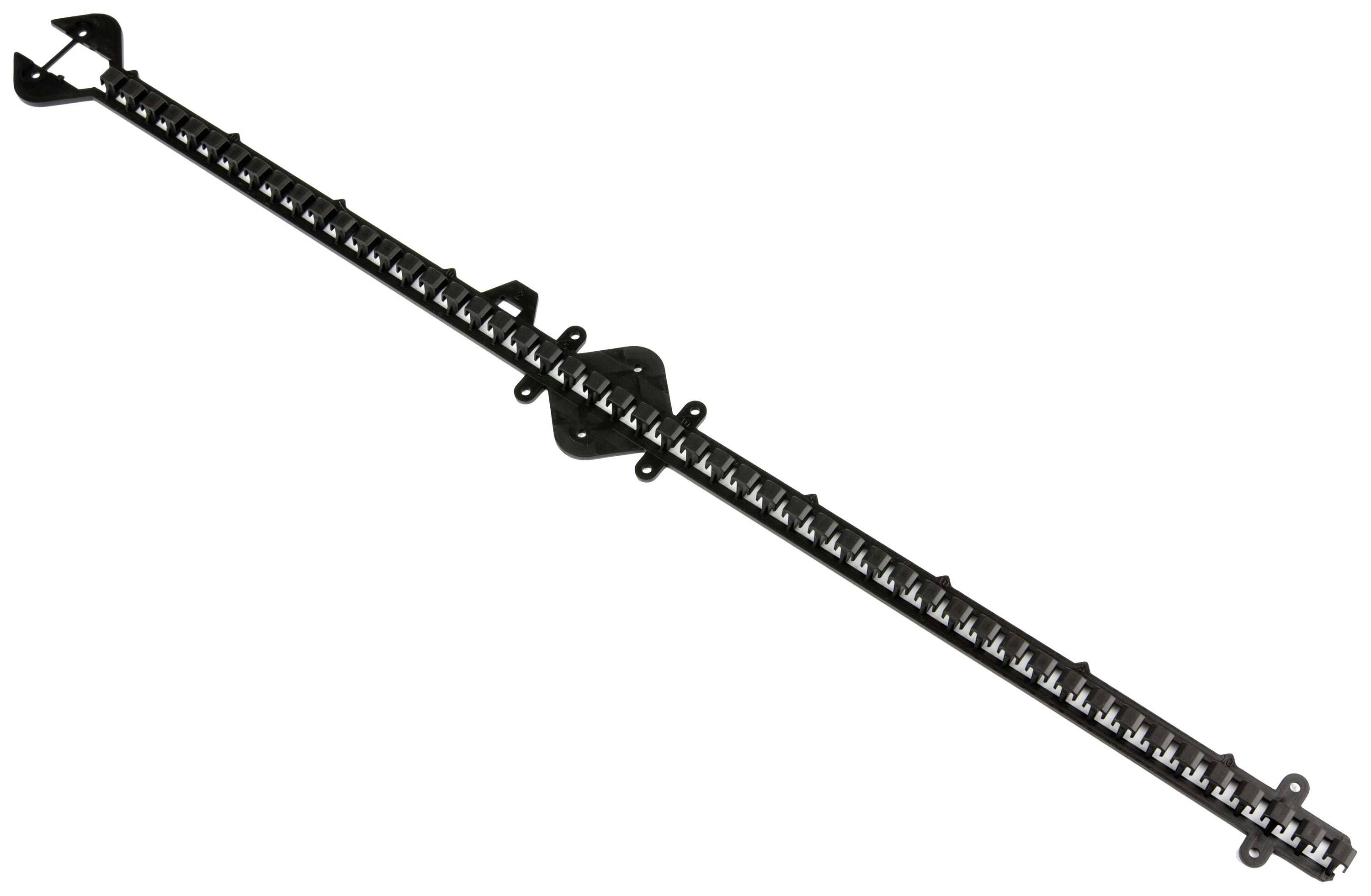 Ein schwarzer Kabelkanal aus Kunststoff, lang und flach, mit Halterungen und Clips, zur geordneten Führung von Kabeln.