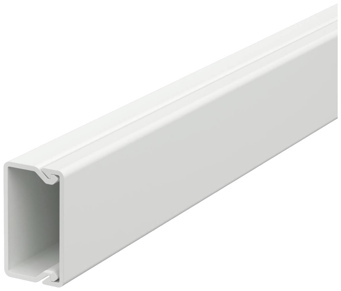 Ein weißer Kabelkanal mit rechteckigem Querschnitt; dient zur ordentlichen Führung und Verdeckung von Kabeln in Wohn- oder Büroräumen.