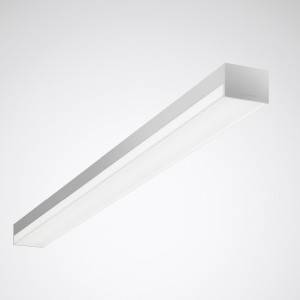 Eine moderne, rechteckige Deckenleuchte mit schlichtem Design, montiert an einer weißen Zimmerdecke.