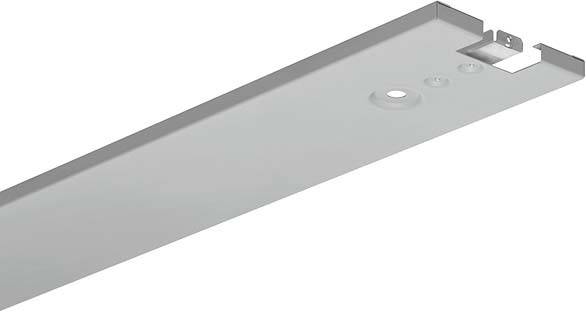 Metallische rechteckige Struktur mit runder Aussparung und glatter Oberfläche, möglicherweise Teil eines größeren Geräts oder Systems.