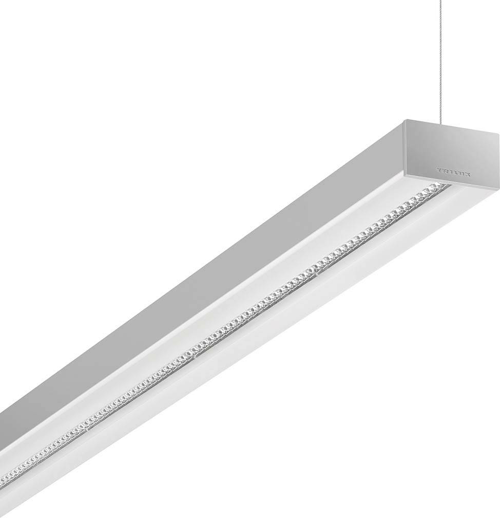 Hängende, rechteckige Deckenleuchte mit silbernem Gehäuse und klarer Abdeckung, moderne Beleuchtungslösung.