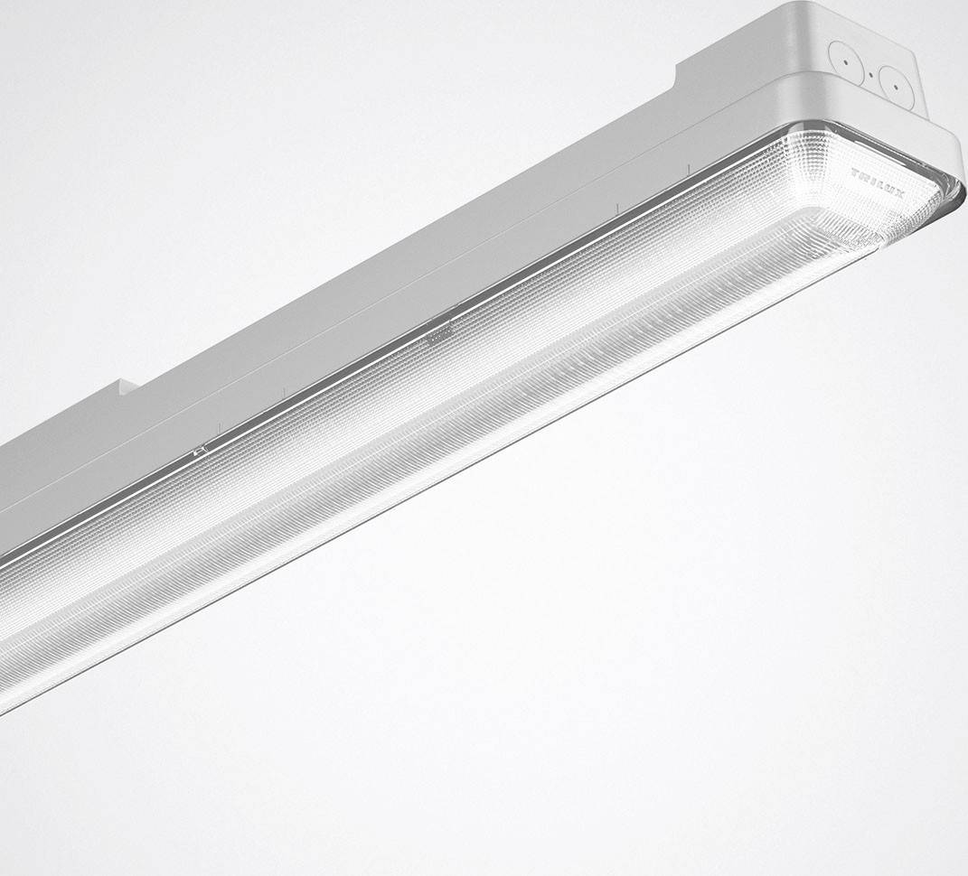 Ein LED-Deckenlicht in rechteckiger Form, leuchtet hell und gleichmäßig, geeignet für Büro- oder Werkstattumgebungen.
