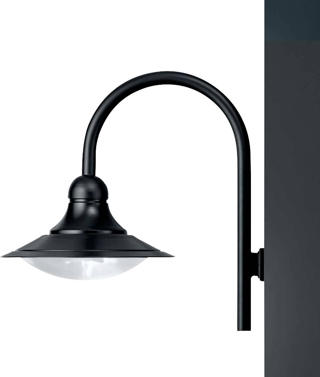 Schwarze, gebogene Außenlampe mit klarem Glas, an einer Wand montiert. Modernes Design, geeignet für Garten- oder Eingangsbeleuchtung.