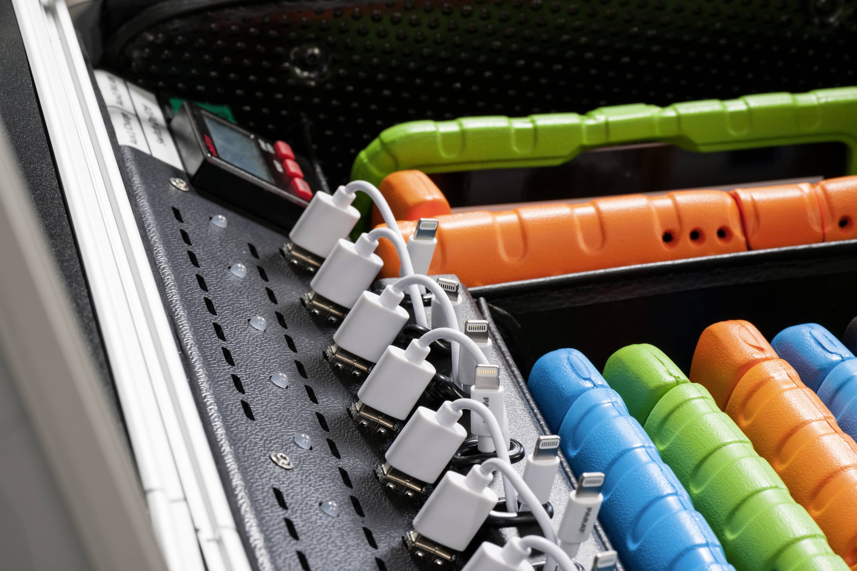 Parat PARAPROJECT® Case i10, EDUCOVER®+/KidsCover Lade- und Managementsystem Wagen für Apple Lightning verkabelt